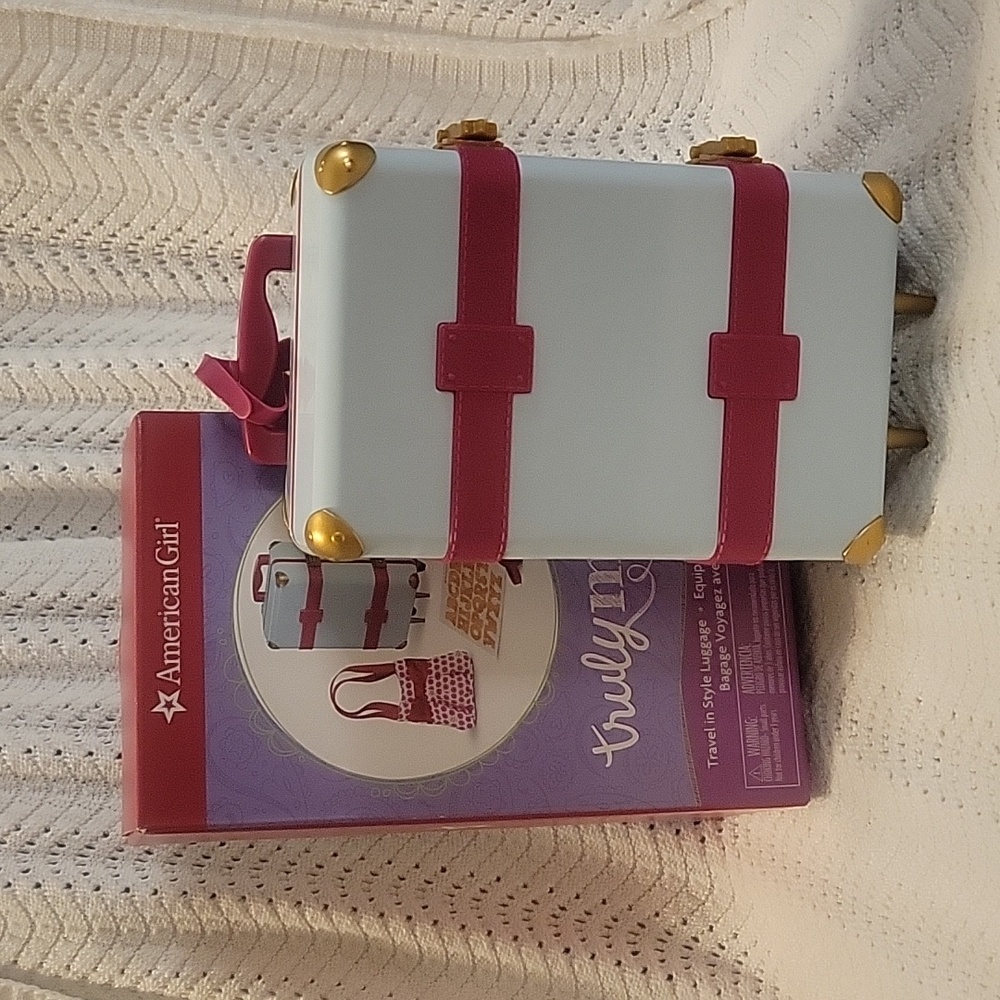 American girl doll truly me suitcase with accessories